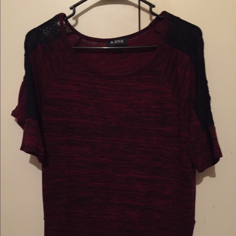 Shirt with half sleeves